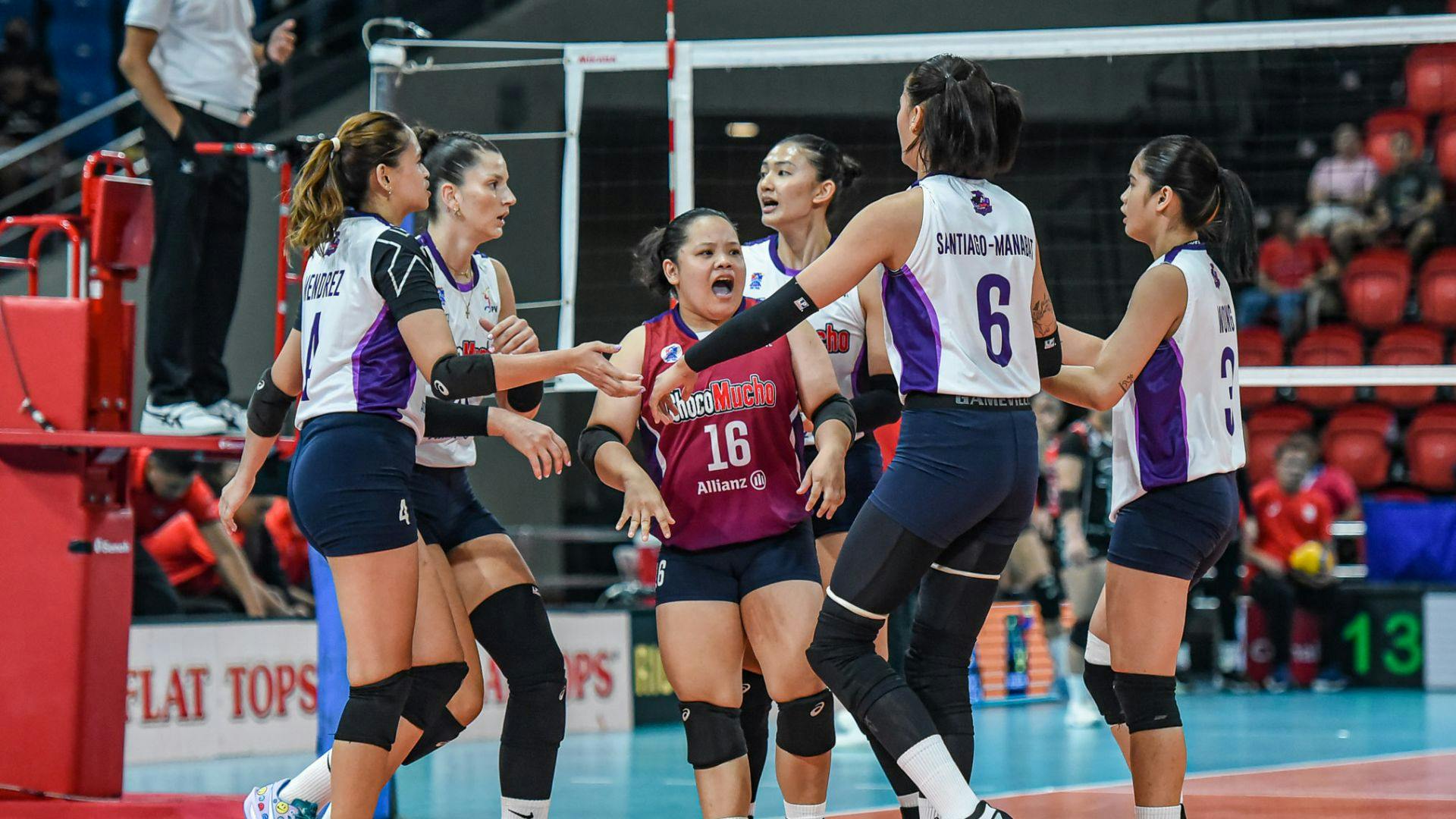 Choco Mucho kept its Premier Volleyball League (PVL) Reinforced Conference playoff bid alive after escaping Chery Tiggo on Tuesday, August 13, at PhilSports Arena.