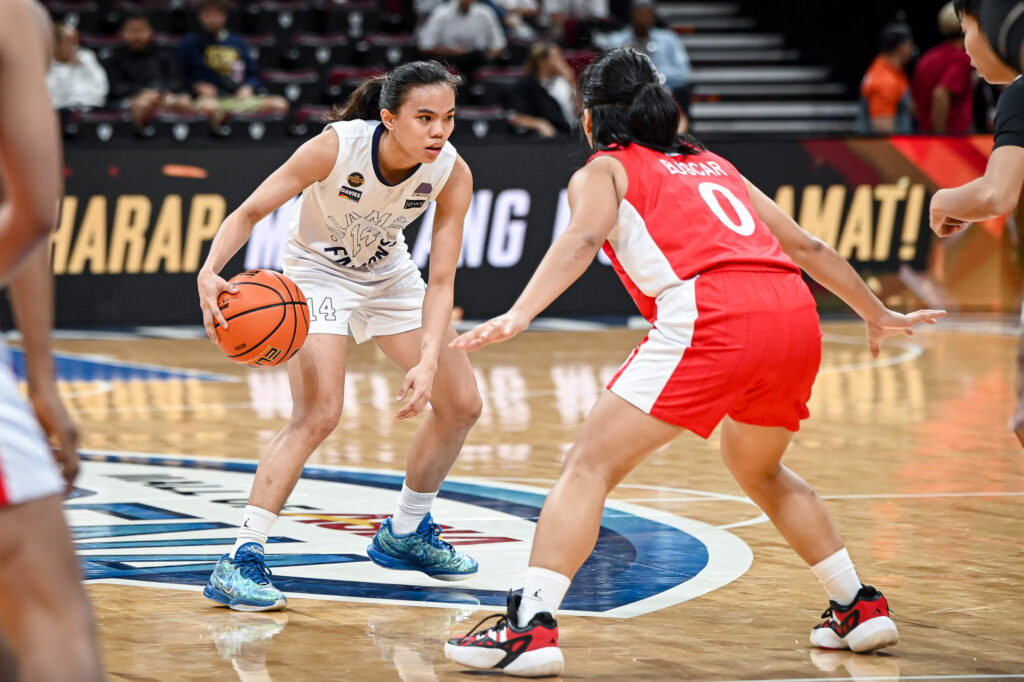 Adamson University booked a ticket to the Final Four of the UAAP Season 87 Collegiate Women’s Basketball after trampling the University of the East, 66-48, on Wednesday, October 30, at the SM Mall of Asia Arena. 