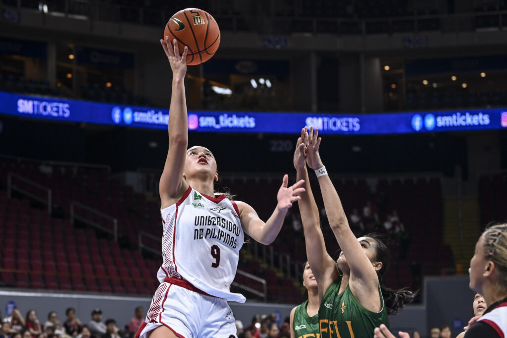 University of the Philippines reclaimed its winning ways after fending off Far Eastern University, 82-77, in the UAAP Season 87 Collegiate Women’s Basketball Tournament on Sunday, September 22, at the SM Mall of Asia Arena.