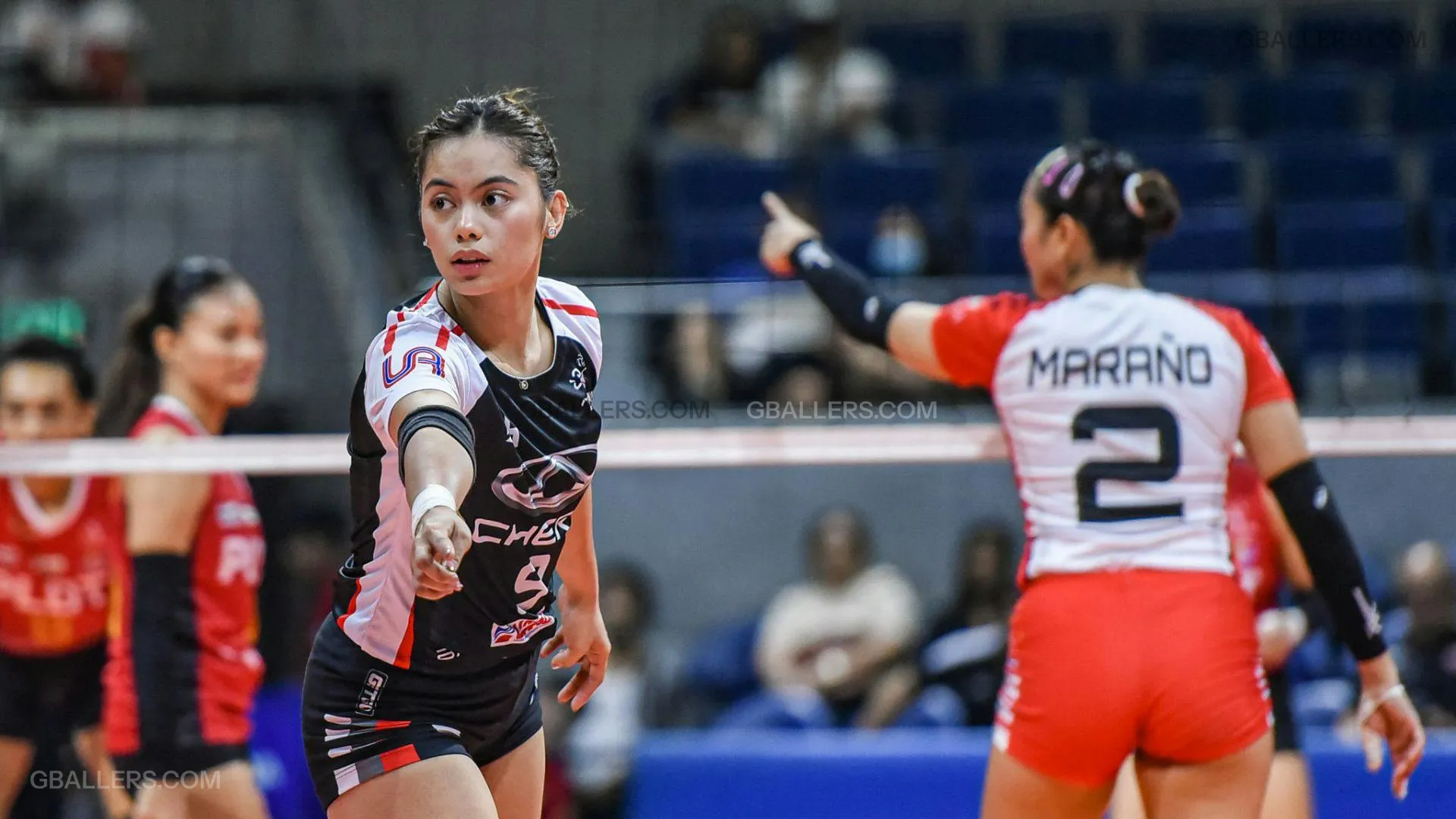 Chery Tiggo’s Jen Nierva spearheaded the floor defense for the Crossovers as they denied PLDT, 25-12, 25-23, 20-25, 25-22, of a 4-0 start in the 2024-25 Premier Volleyball League (PVL) All-Filipino Conference on Tuesday, December 3, at the Smart Araneta Coliseum.