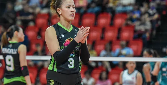 EJ Laure unloads 19 points to help the Nxled Chameleons claim its first-ever win in the Premier Volleyball League