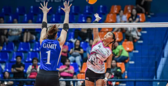 Akari banked on Ivy Lacsina to zoom past revitalized ZUS Coffee, completing a 25-14, 25-21, 19-25, 25-23 victory in the Premier Volleyball League (PVL) All-Filipino Conference preliminaries on Thursday night, November 14, at the FilOil EcoOil Centre in San Juan.